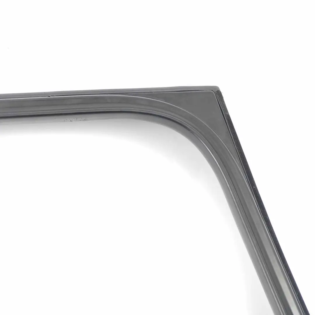 Joint vitre porte arrière gauche Couvercle du cadre pour Audi A4 B7 Avant à propos du numéro de pièce 8E9839629C Audi A4 B7 Avant Joint vitre porte arrière gauche Couvercle du cadre - SKU 8E9839629C - Numéro de pièce 8E9839629C