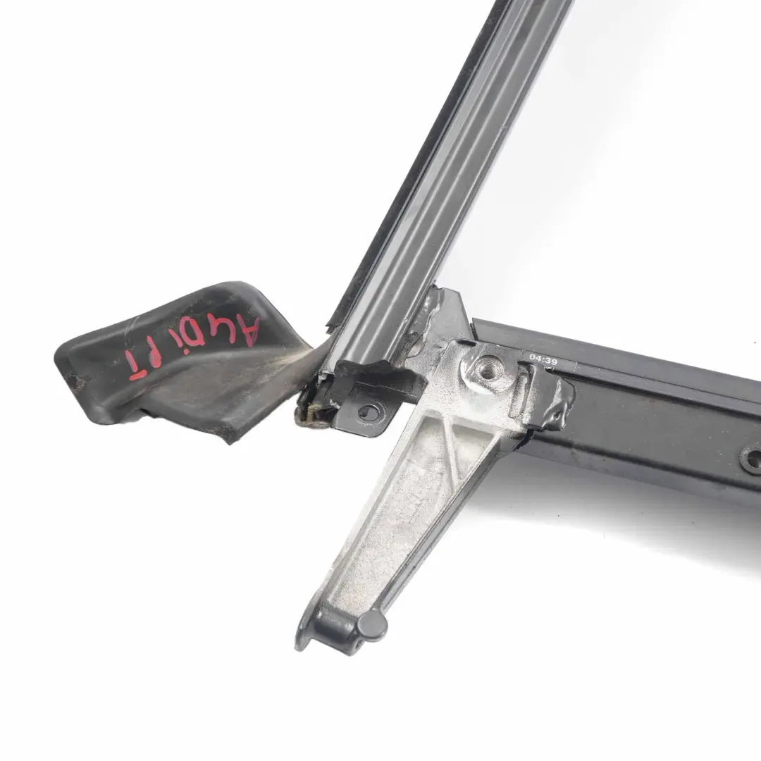 Puerta Ventana Sello Trasero Derecho Guía Marco para Audi A4 B7 Avant con número de pieza 8E9839630C Audi A4 B7 Avant Puerta Ventana Sello Trasero Derecho Guía Marco - SKU 8E9839630C - Número de pieza 8E9839630C