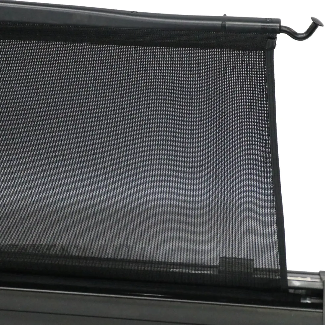 Audi A4 B7 Avant Store à enroulement Coffre arrière Tablette de rangement Noir - SKU 8E986355394H - Numéro de pièce 8E986355394H