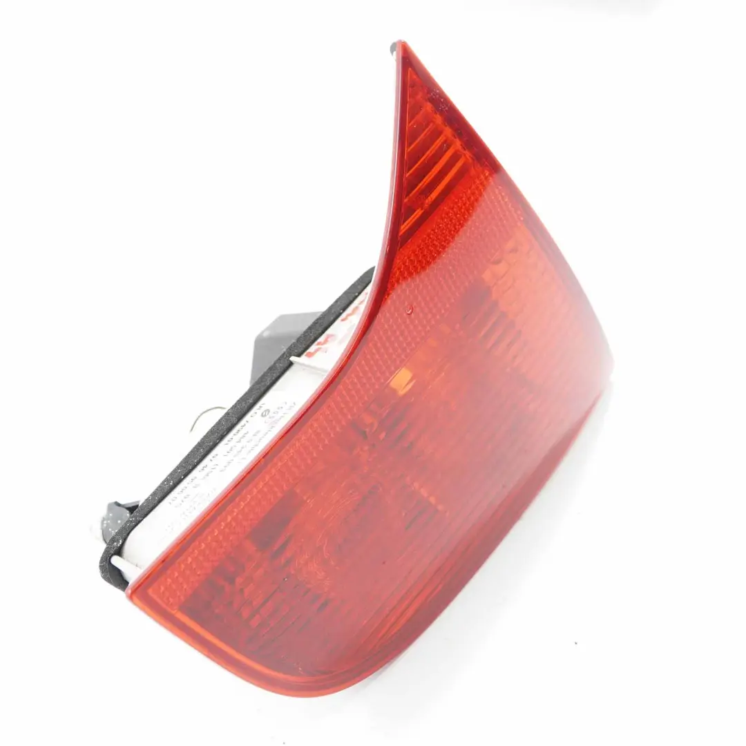Luz Trasera Tapa Maletero Portón Trasero Izquierda para Audi A4 B7 con número de pieza 8E9945093 Audi A4 B7 Luz Trasera Tapa Maletero Portón Trasero Izquierda - SKU 8E9945093 - Número de pieza 8E9945093