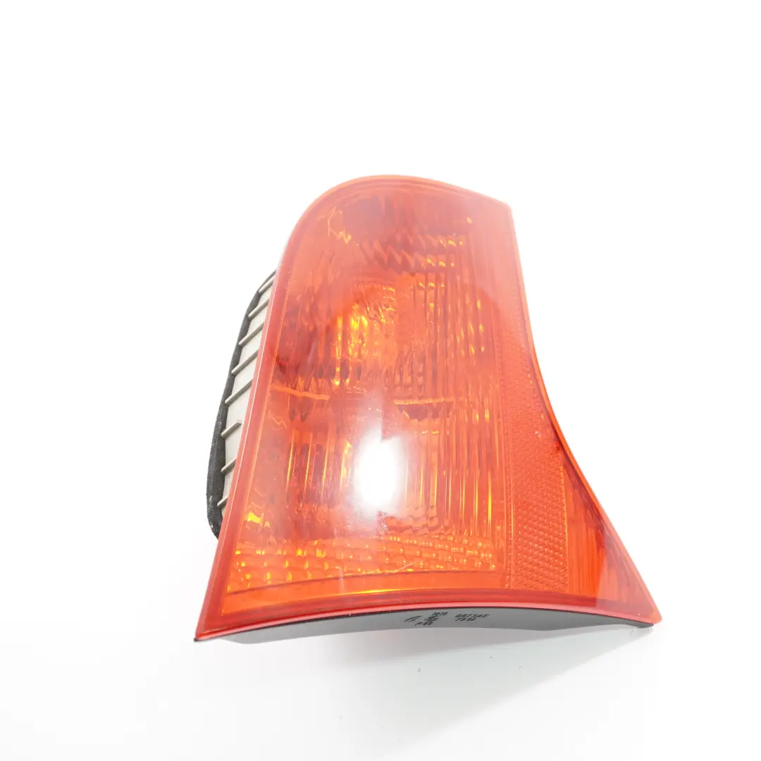 Lampa Klapy Lewy Tył Tylna 8E9945094 do Audi A4 B7 o numerze 8E9945093 Audi A4 B7 Lampa Klapy Lewy Tył Tylna 8E9945094 - SKU 8E9945093 - Numer Części 8E9945093