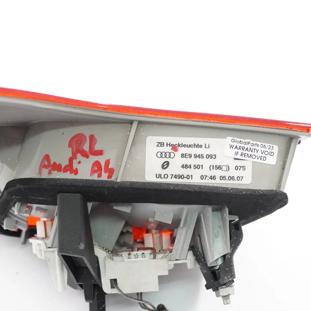 Rücklicht Lampe Kofferraumklappe Heckklappe links für Audi A4 B7 mit Teilenummer 8E9945093 Audi A4 B7 Rücklicht Lampe Kofferraumklappe Heckklappe links - SKU 8E9945093 - Teilenummer 8E9945093