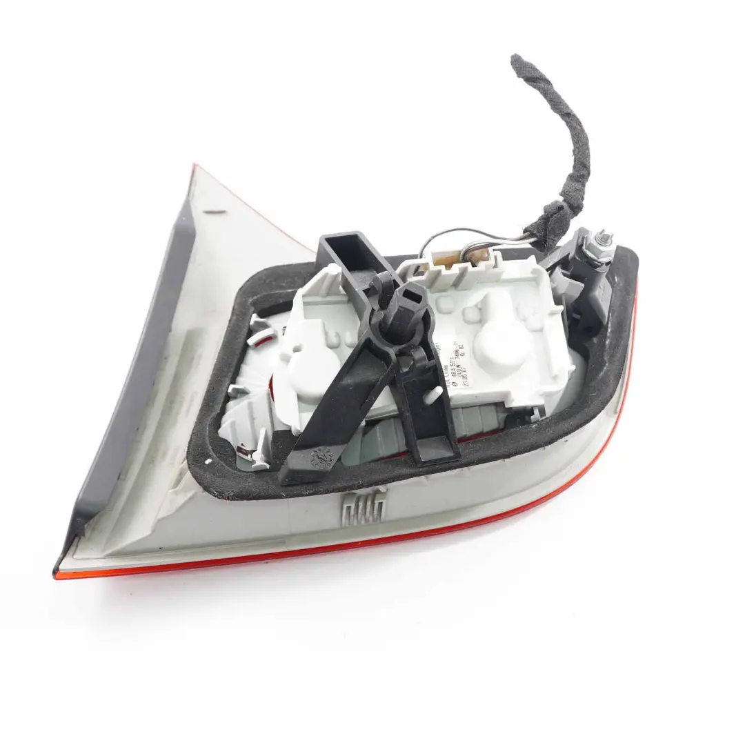 Audi A4 B7 Rücklicht Lampe Kofferraumklappe Heckklappe links - SKU 8E9945093 - Teilenummer 8E9945093