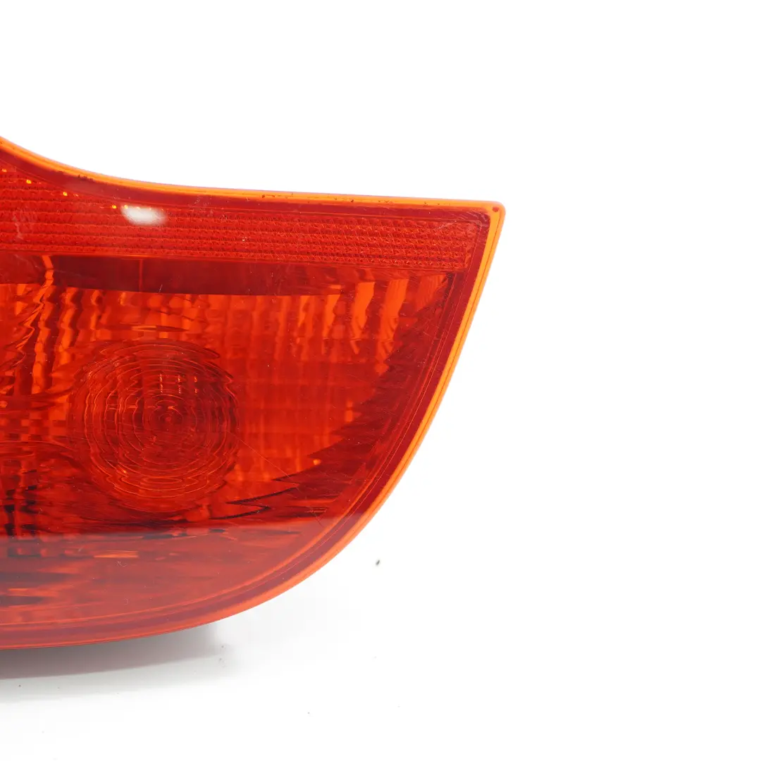 Feu Arrière de Coffre Couvercle de Coffre Hayon Droit pour Audi A4 B7 à propos du numéro de pièce 8E9945094 Audi A4 B7 Feu Arrière de Coffre Couvercle de Coffre Hayon Droit - SKU 8E9945094 - Numéro de pièce 8E9945094