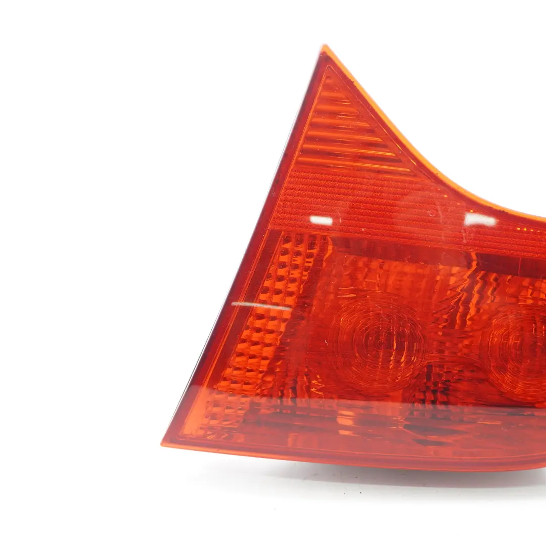 Rücklicht Lampe Kofferraum klappe Heckklappe Rechts für Audi A4 B7 mit Teilenummer 8E9945094 Audi A4 B7 Rücklicht Lampe Kofferraum klappe Heckklappe Rechts - SKU 8E9945094 - Teilenummer 8E9945094