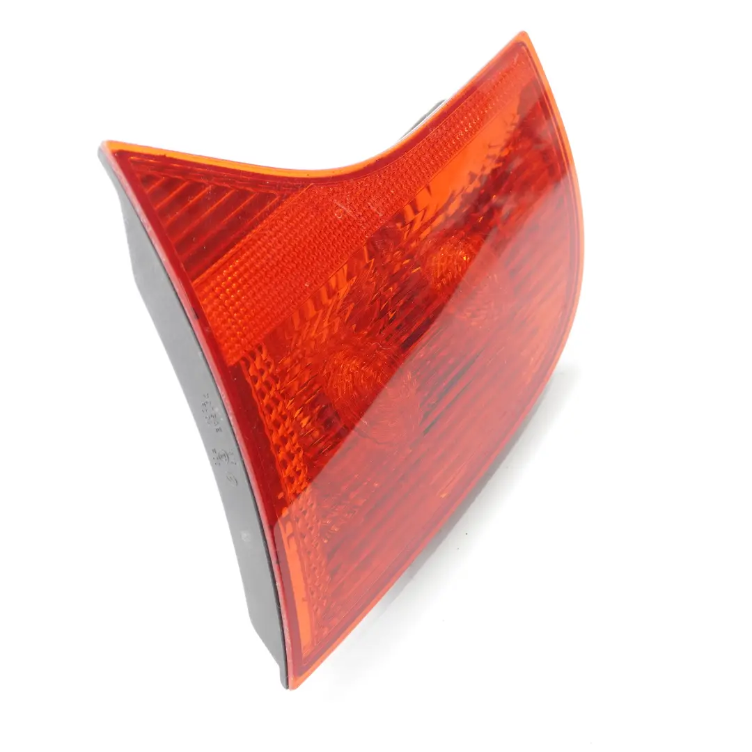 Luce Posteriore Lampada Baule Coperchio Portellone Destra per Audi A4 B7 con numero di parte 8E9945094 Audi A4 B7 Luce Posteriore Lampada Baule Coperchio Portellone Destra - SKU 8E9945094 - Numero di parte 8E9945094