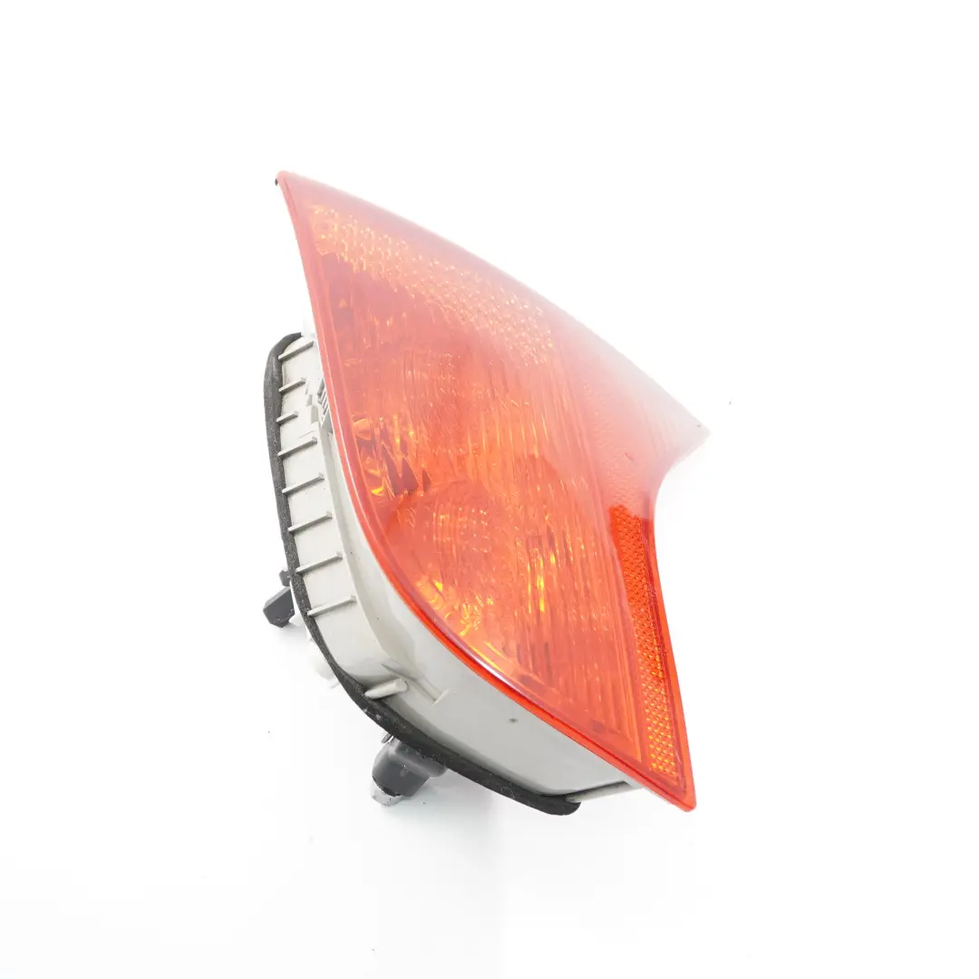 Rücklicht Lampe Kofferraum klappe Heckklappe Rechts für Audi A4 B7 mit Teilenummer 8E9945094 Audi A4 B7 Rücklicht Lampe Kofferraum klappe Heckklappe Rechts - SKU 8E9945094 - Teilenummer 8E9945094