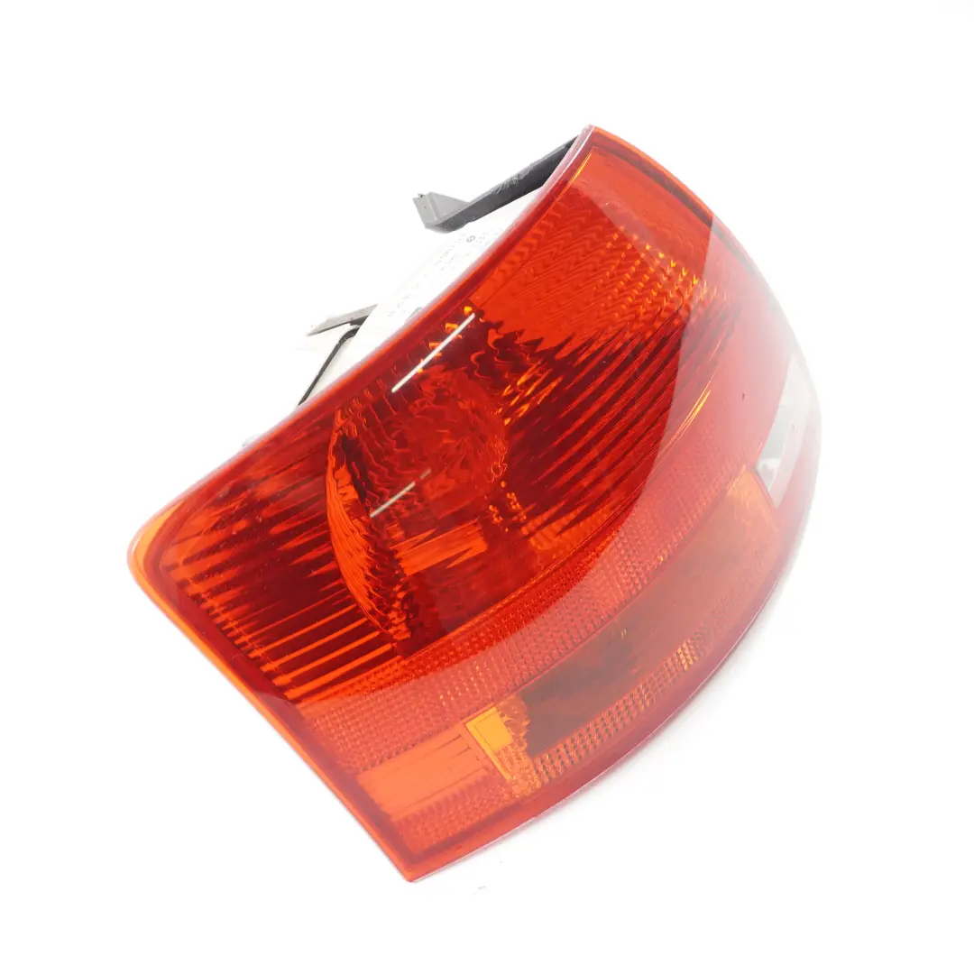 Audi A4 B7 Rücklicht Lampe Seitenwand hinten links Rücklicht - SKU 8E9945095E - Teilenummer 8E9945095E