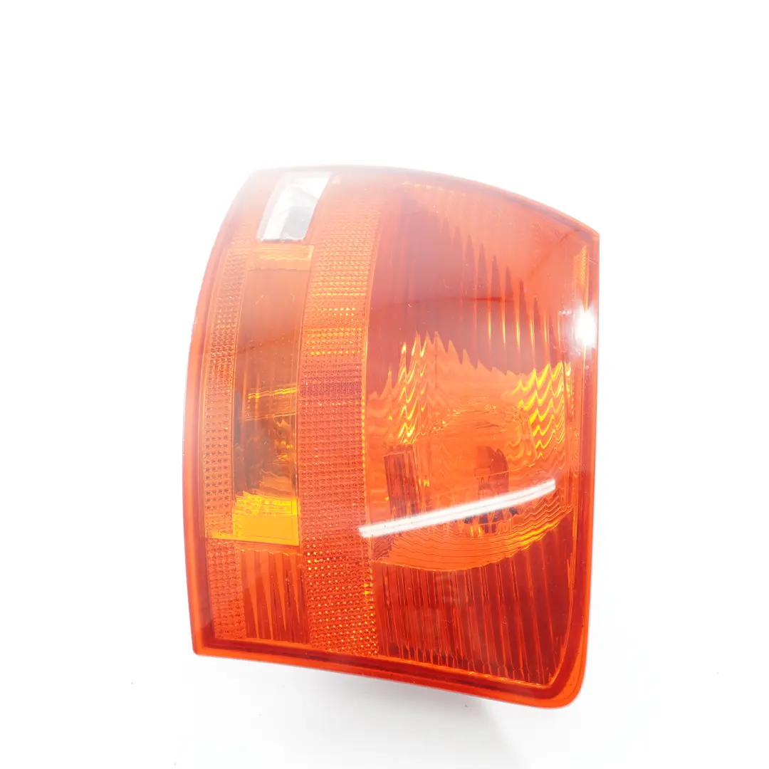 Lampa Prawy Tył Prawa Tylna do Audi A4 B7 o numerze 8E9945096E Audi A4 B7 Lampa Prawy Tył Prawa Tylna - SKU 8E9945096E - Numer Części 8E9945096E