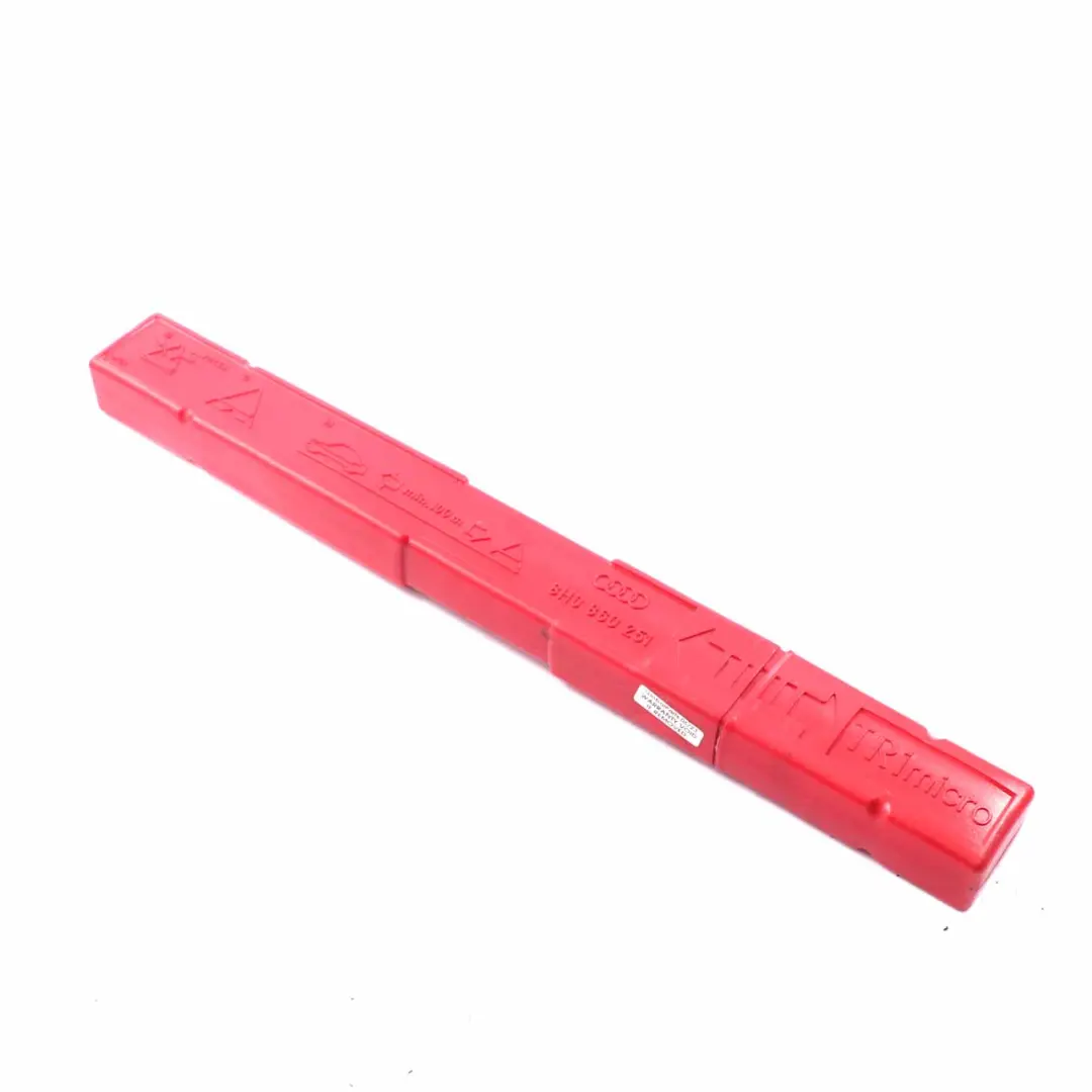 Triángulo de Advertencia de Seguridad Contenedor Rojo para Audi A4 B7 con número de pieza 8H0860251 Audi A4 B7 Triángulo de Advertencia de Seguridad Contenedor Rojo - SKU 8H0860251 - Número de pieza 8H0860251