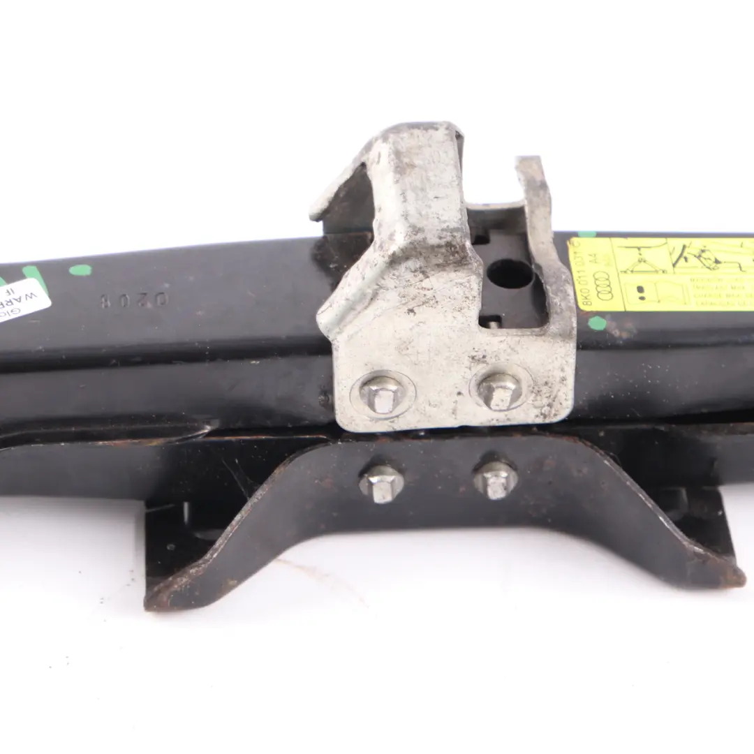 Audi A4 A5 Cric Sollevamento Attrezzo Sollevamento Emergenza Ruote - SKU 8K0011031C - Numero di parte 8K0011031C