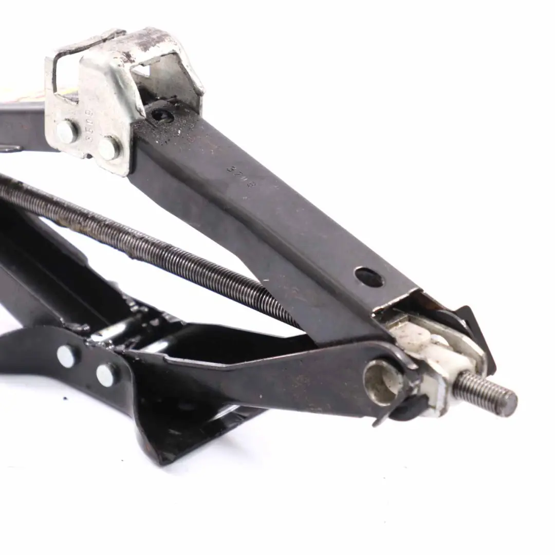 Audi A4 B8 Cric Sollevamento Emergenza Sollevatore Ruote - SKU 8K0011031D - Numero di parte 8K0011031D
