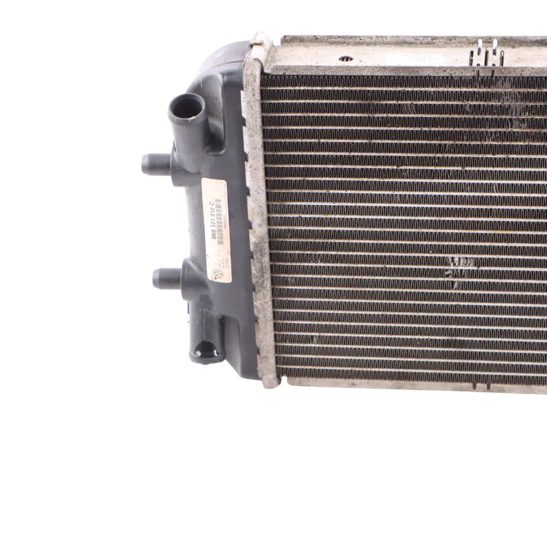 Radiatore Ausiliario Sinistro Raffreddamento Motore per Audi RS4 B8 con numero di parte 8K0121212C Audi RS4 B8 Radiatore Ausiliario Sinistro Raffreddamento Motore - SKU 8K0121212C - Numero di parte 8K0121212C
