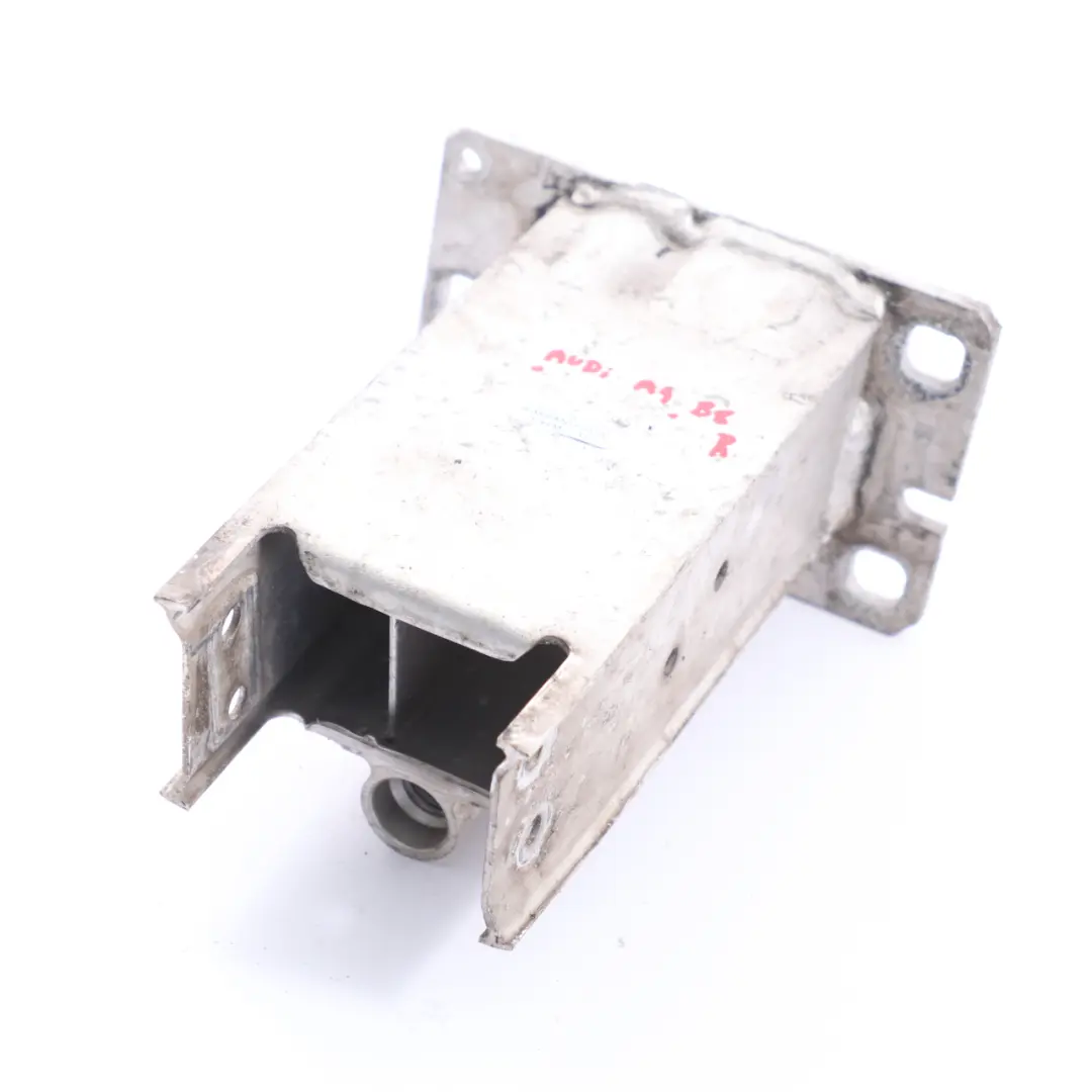  Refuerzo parachoques Audi A4 B8 A5 8T Delantero Derecho Choque Bar - SKU 8K0807134C - Número de pieza 8K0807134C