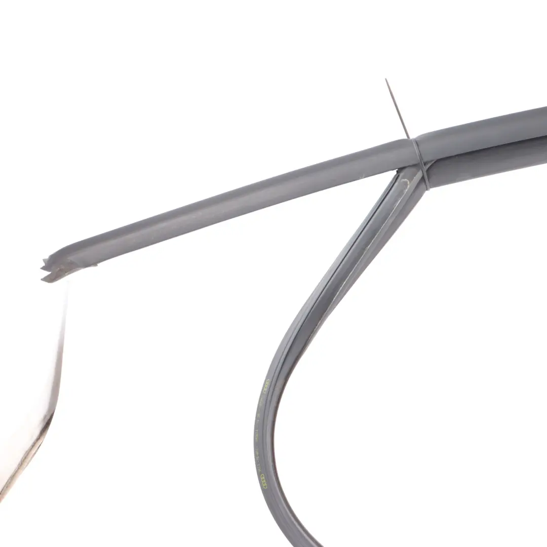 Audi RS4 B8 Puerta Sello Ventana Guía Delantera Izquierda Goma Junta - SKU 8K0837439J - Número de pieza 8K0837439J