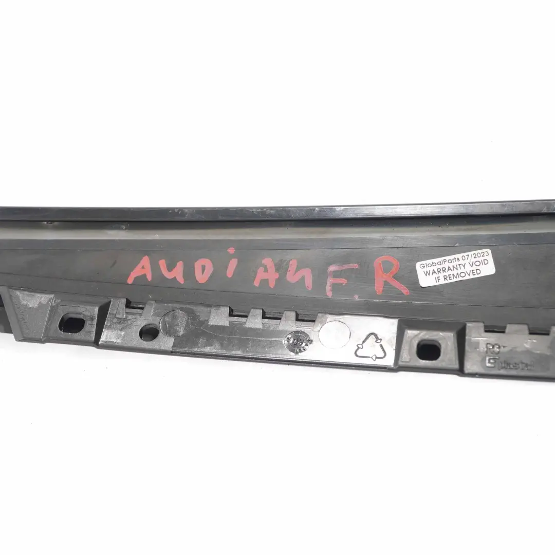 Audi A4 B8 Finisher Finestra anteriore destra Telaio del montante B Alto lucido - SKU 8K0837902M - Numero di parte 8K0837902M