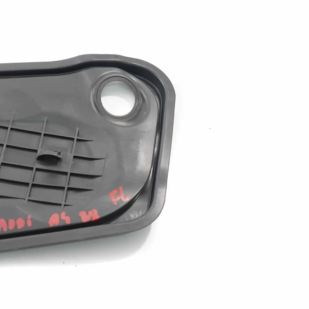 Audi A4 B8 Cerradura de la puerta cubierta placa delantera derecha - SKU 8K0837915B - Número de pieza 8K0837915B