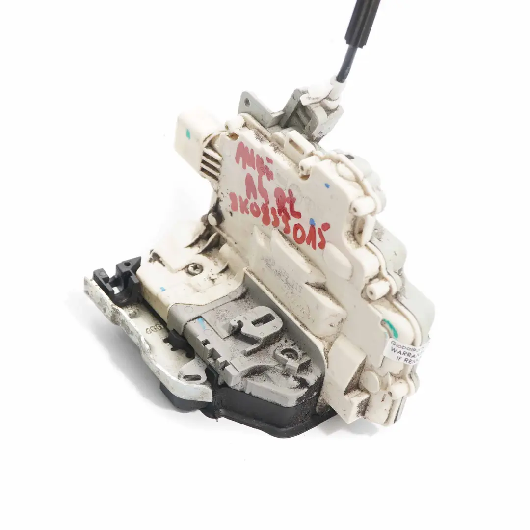 Actuador Pestillo Cerradura Puerta Trasera Izquierda para Audi A4 B8 con número de pieza 8K0839015 Audi A4 B8 Actuador Pestillo Cerradura Puerta Trasera Izquierda - SKU 8K0839015 - Número de pieza 8K0839015