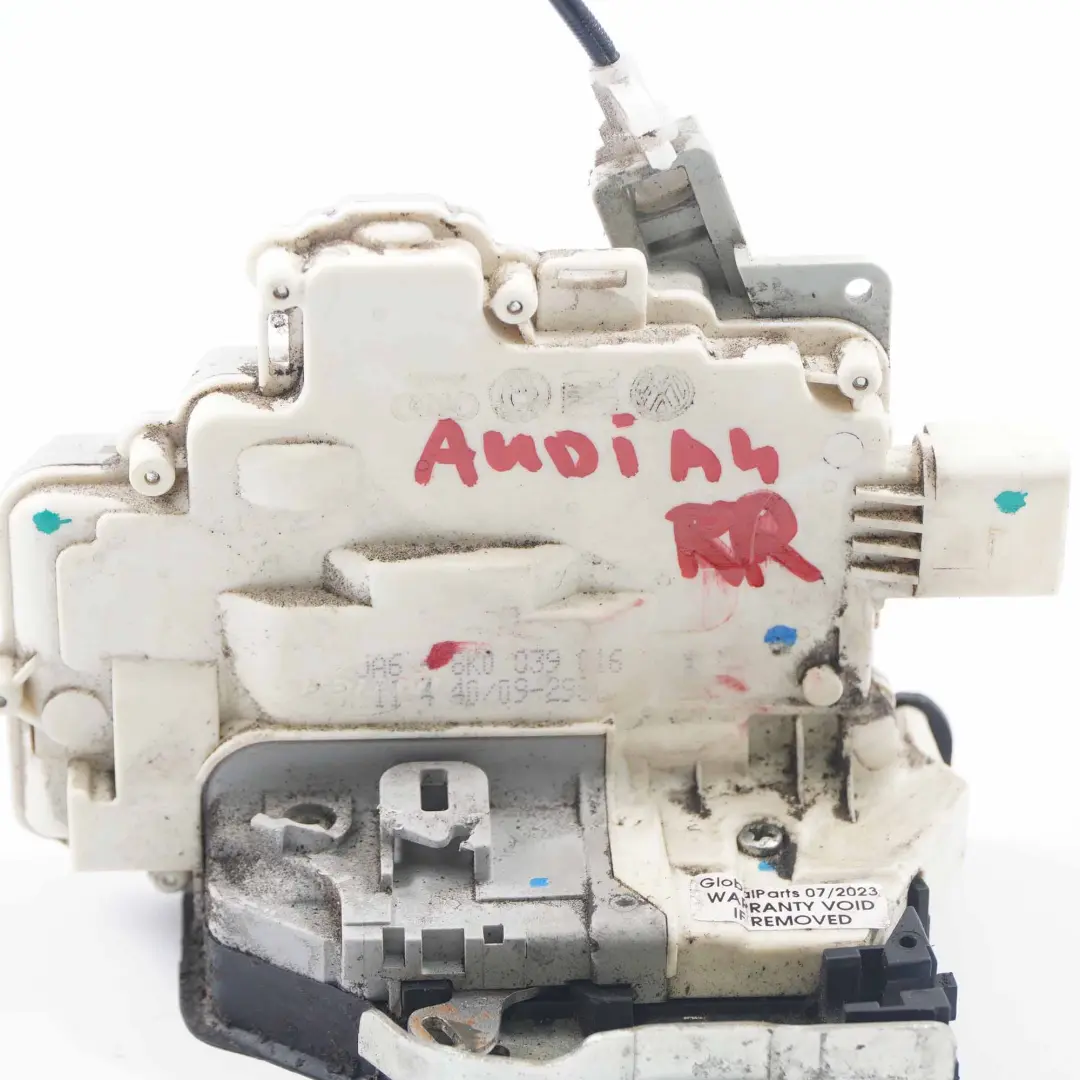  Cerradura de puerta Audi A4 B8 Actuador del cierre trasero derecho - SKU 8K0839016 - Número de pieza 8K0839016