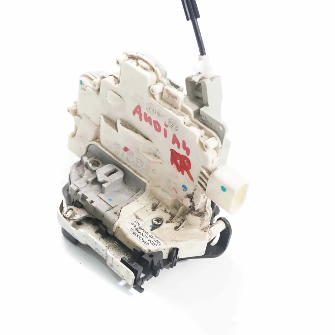  Cerradura de puerta Audi A4 B8 Actuador del cierre trasero derecho - SKU 8K0839016 - Número de pieza 8K0839016