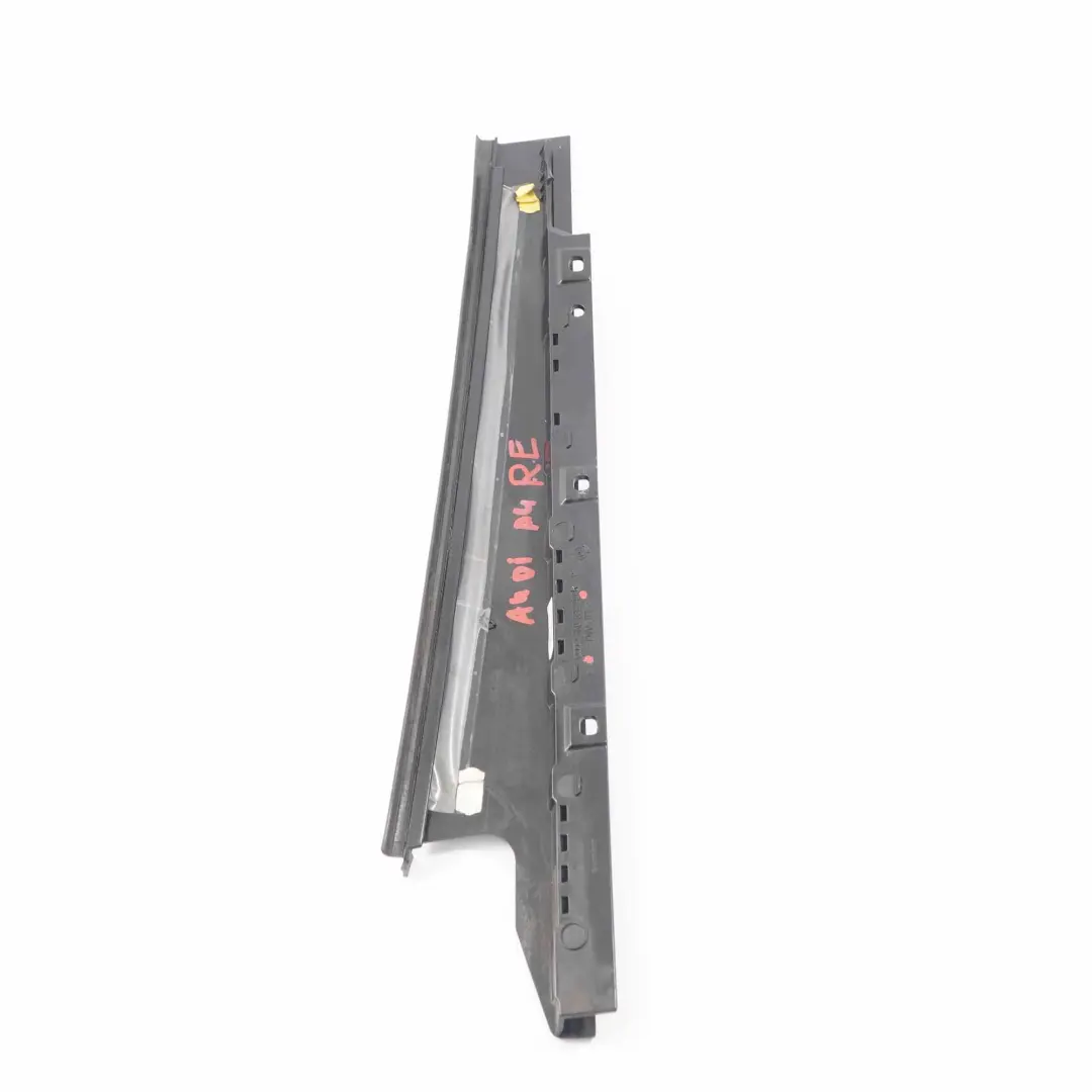 Moldura De Puerta Trasera Derecha para Audi A4 B8 con número de pieza 8K0839902 Audi A4 B8 Moldura De Puerta Trasera Derecha - SKU 8K0839902 - Número de pieza 8K0839902