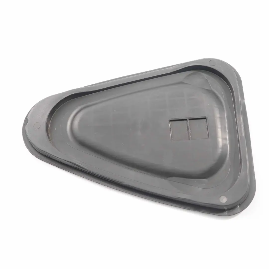 Audi A4 B8 Plaque de recouvrement de serrure de porte arrière gauche - SKU 8K0839915B - Numéro de pièce 8K0839915B