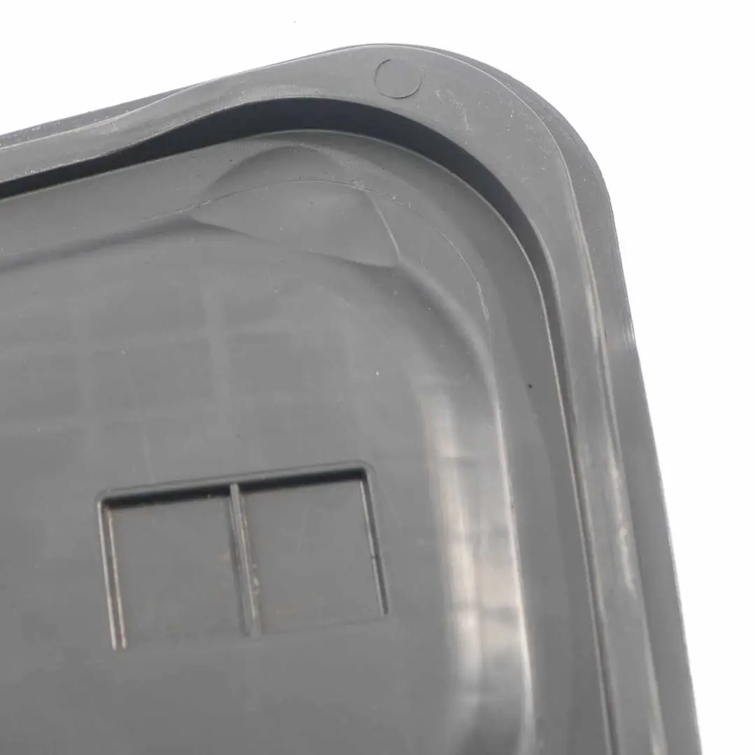 Audi A4 Porta Blocco Serratura Pannello Piastra Posteriore Sinistra - SKU 8K0839915B - Numero di parte 8K0839915B