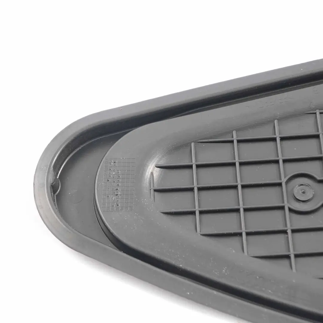 Plaque de recouvrement de serrure de porte arrière droite pour Audi A4 B8 à propos du numéro de pièce 8K0839916B Audi A4 B8 Plaque de recouvrement de serrure de porte arrière droite - SKU 8K0839916B - Numéro de pièce 8K0839916B