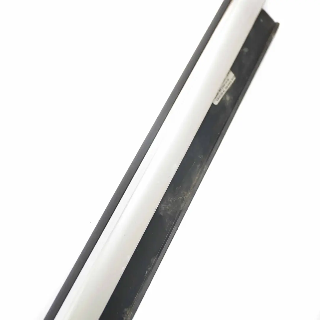 Window Seal Door Front Right O/S Trim Strip Chrome Moulding to Audi A4 B8 with Part number 8K0853284 Audi A4 B8 Window Seal Door Front Right O/S Trim Strip Chrome Moulding - SKU 8K0853284 - Part number 8K0853284