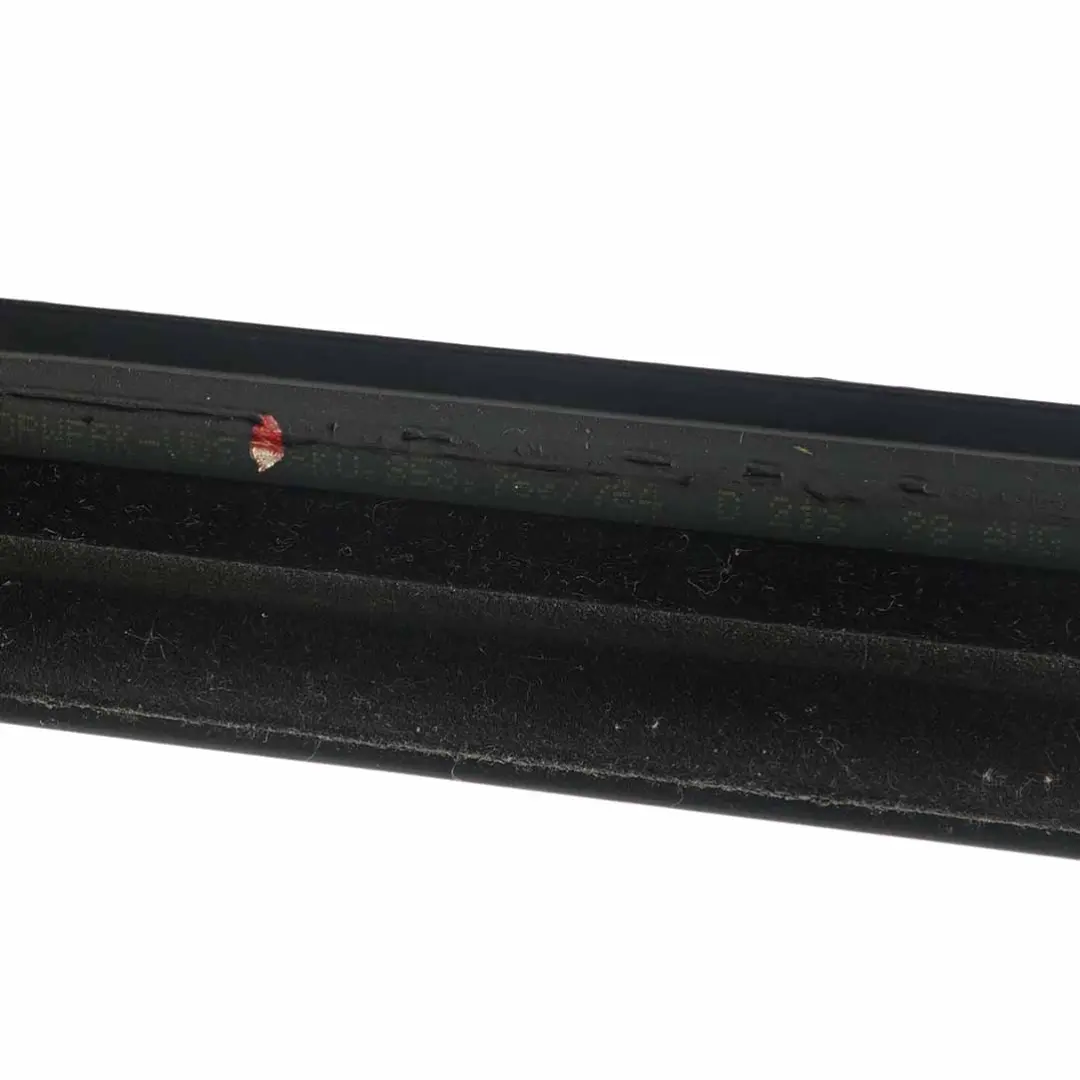 Ventana Sello Puerta Trasera Izquierda Moldura Cromada para Audi A4 B8 con número de pieza 8K0853763 Audi A4 B8 Ventana Sello Puerta Trasera Izquierda Moldura Cromada - SKU 8K0853763 - Número de pieza 8K0853763