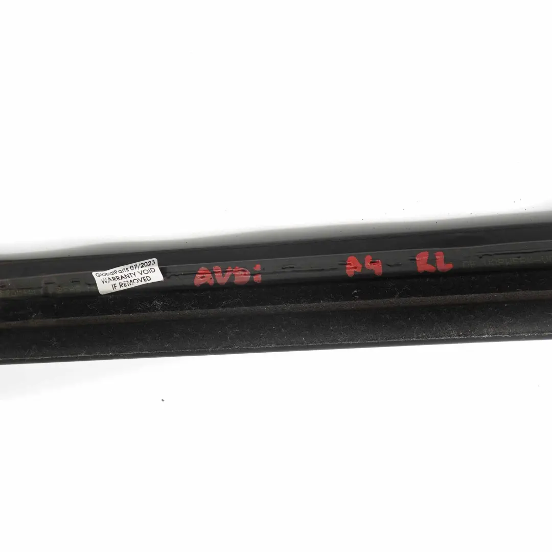 Listwa Szyby Drzwi Lewy Tył Chrom do Audi A4 B8 o numerze 8K0853763 Audi A4 B8 Listwa Szyby Drzwi Lewy Tył Chrom - SKU 8K0853763 - Numer Części 8K0853763