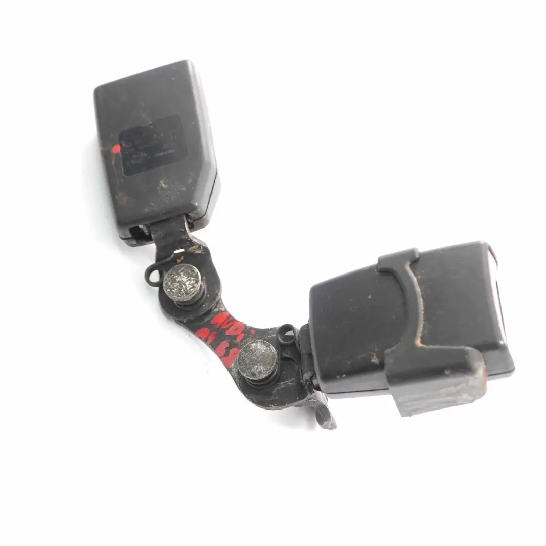 Audi A4 B8 Avant Sicherheitsgurt schloss Mitte Doppellasche hinten - SKU 8K0857739AE - Teilenummer 8K0857739AE