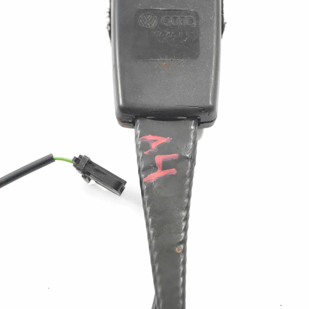 Sitzschnalle Vordersitz Sicherheitsgurtschloss für Audi A4 B8 mit Teilenummer 8K0857755D Audi A4 B8 Sitzschnalle Vordersitz Sicherheitsgurtschloss - SKU 8K0857755D - Teilenummer 8K0857755D