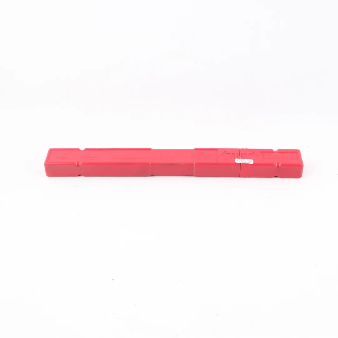 Audi A4 B7 Triangle d'avertissement Conteneur rouge 8H0860251 - SKU 8K0860251 - Numéro de pièce 8K0860251