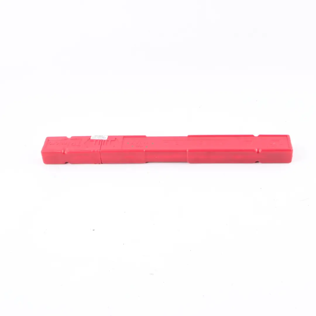 Audi A4 B7 Triangle d'avertissement Conteneur rouge 8H0860251 - SKU 8K0860251 - Numéro de pièce 8K0860251