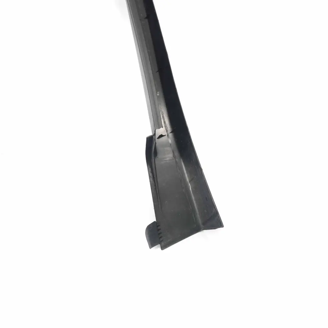 Ventana Marco Cubierta Puerta Delantera Izquierda para Audi A4 B8 con número de pieza 8K0867609 Audi A4 B8 Ventana Marco Cubierta Puerta Delantera Izquierda - SKU 8K0867609 - Número de pieza 8K0867609