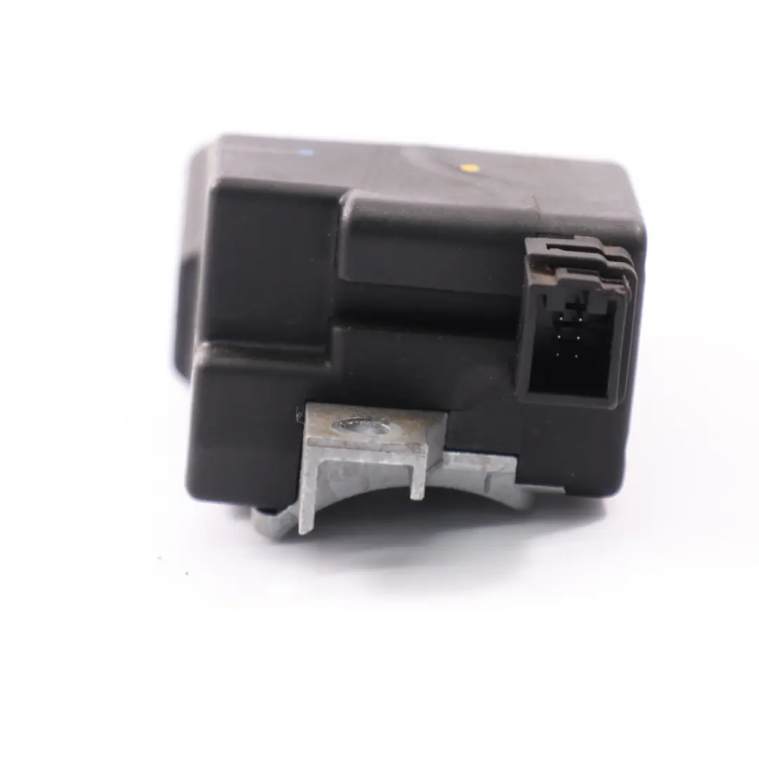 Blokada Rygiel Kolumny Kierownicy do Audi A4 B8 A5 8T o numerze 8K0905852D Audi A4 B8 A5 8T Blokada Rygiel Kolumny Kierownicy - SKU 8K0905852D - Numer Części 8K0905852D