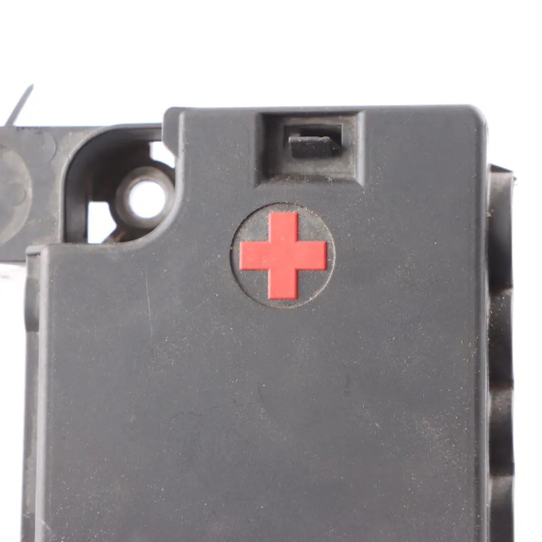 Terminal Positivo Distribución Batería Caja Relé de Unión para Audi RS4 B8 con número de pieza 8K0937517B Audi RS4 B8 Terminal Positivo Distribución Batería Caja Relé de Unión - SKU 8K0937517B - Número de pieza 8K0937517B