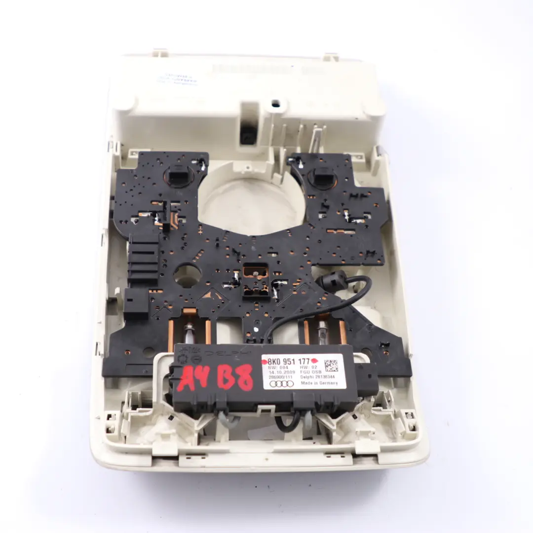 Luce del tetto Pannello di illuminazione interna Occhiali da sole per Audi A4 B8 con numero di parte 8K0951177 Audi A4 B8 Luce del tetto Pannello di illuminazione interna Occhiali da sole - SKU 8K0951177 - Numero di parte 8K0951177