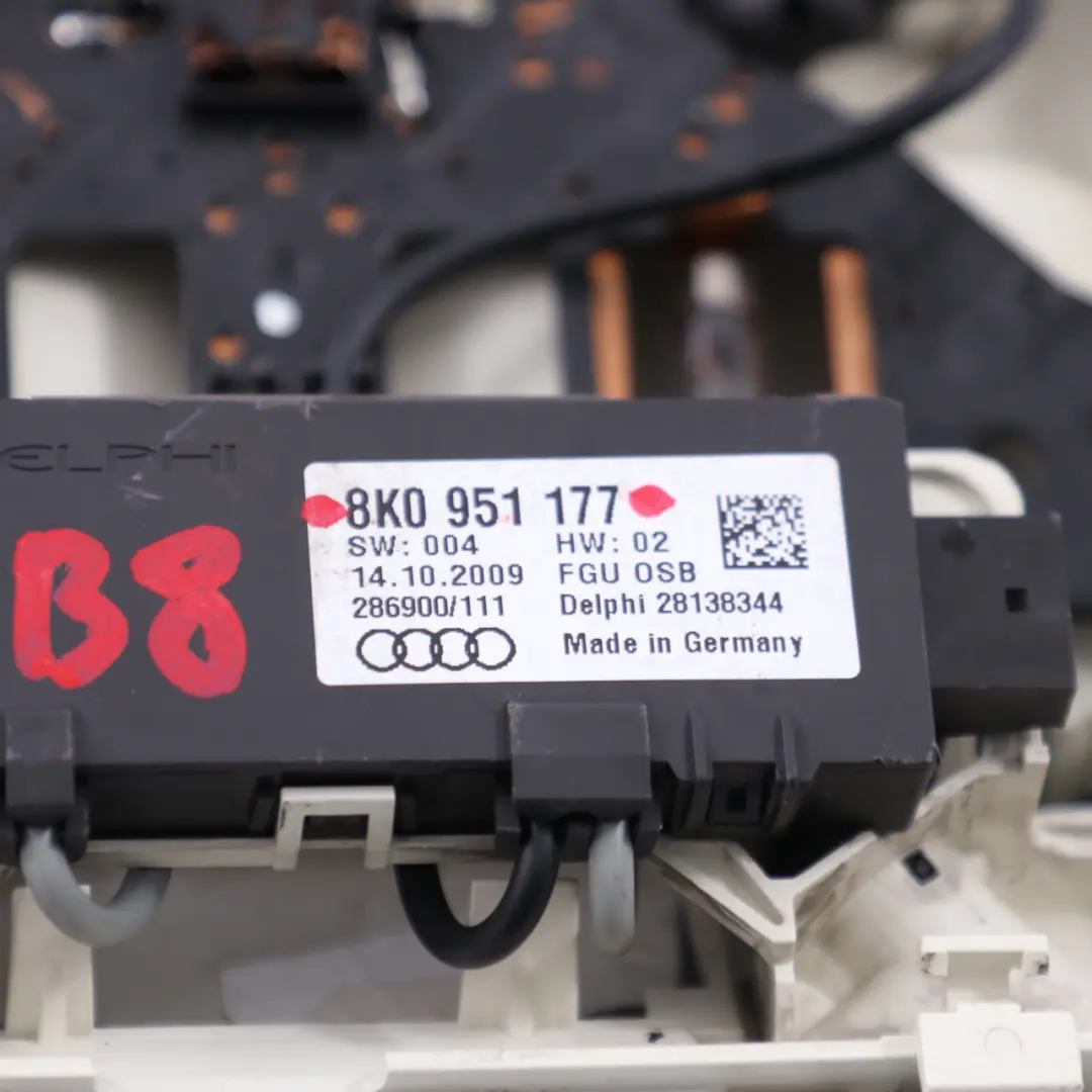 Dachleuchte Innenbeleuchtung Panel Sonnenbrillenablage für Audi A4 B8 mit Teilenummer 8K0951177 Audi A4 B8 Dachleuchte Innenbeleuchtung Panel Sonnenbrillenablage - SKU 8K0951177 - Teilenummer 8K0951177