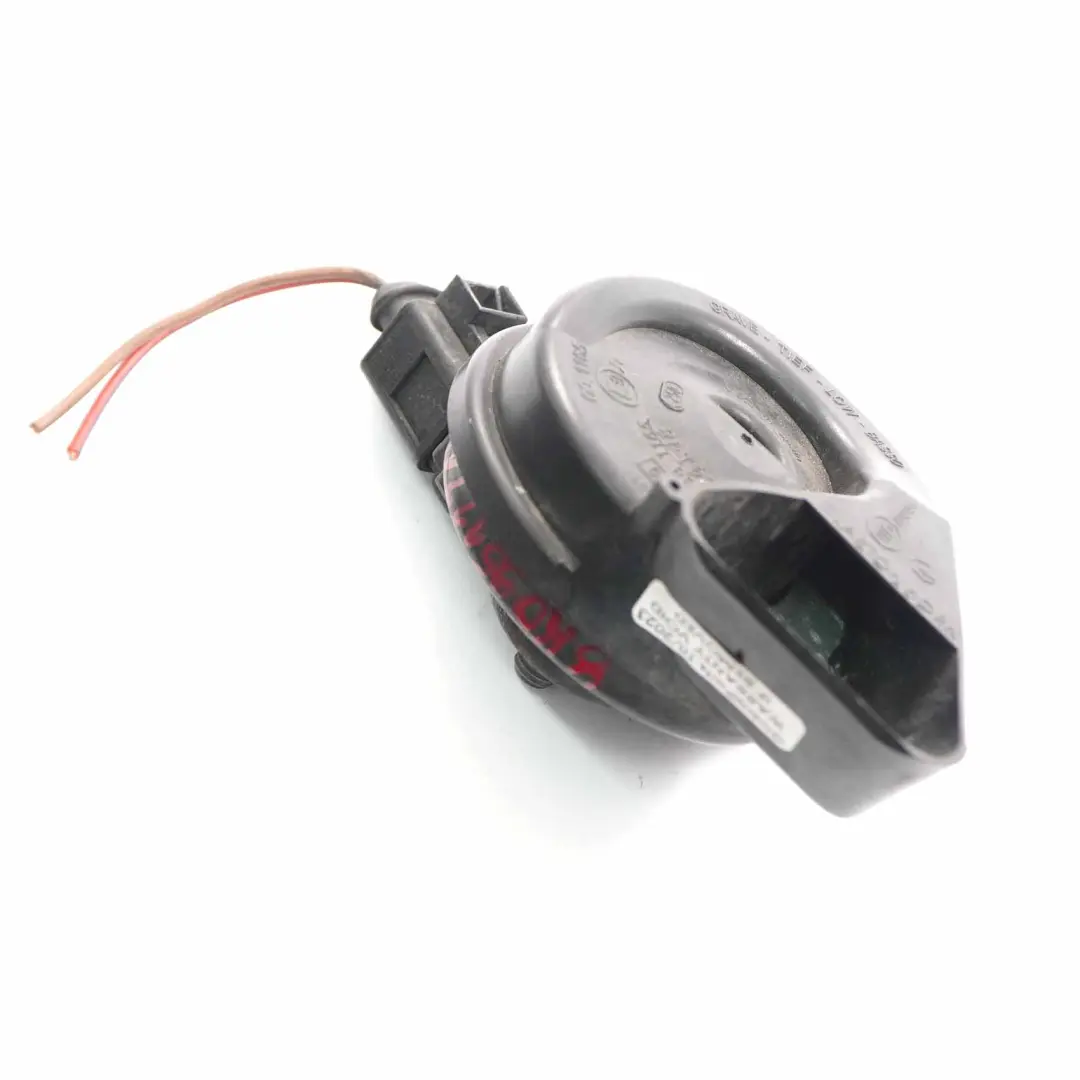 Klaxon Signal sonore Fanfare Alarme Basse Sirène pour Audi A4 B8 A5 8T à propos du numéro de pièce 8K0951221 Audi A4 B8 A5 8T Klaxon Signal sonore Fanfare Alarme Basse Sirène - SKU 8K0951221 - Numéro de pièce 8K0951221