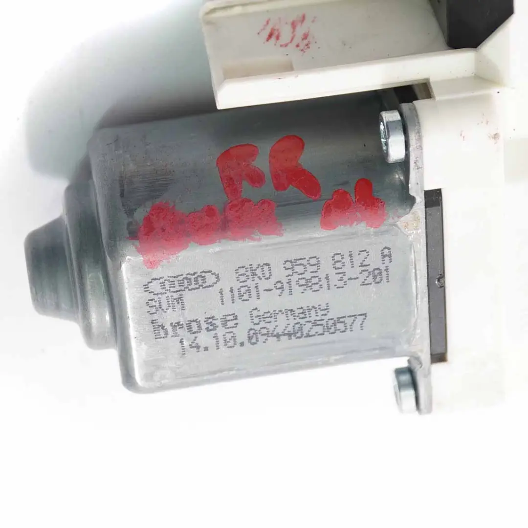Moteur lève-vitre Audi A4 B8 Unité d'entraînement arrière droite pour à propos du numéro de pièce 8K0959812A Moteur lève-vitre Audi A4 B8 Unité d'entraînement arrière droite - SKU 8K0959812A - Numéro de pièce 8K0959812A