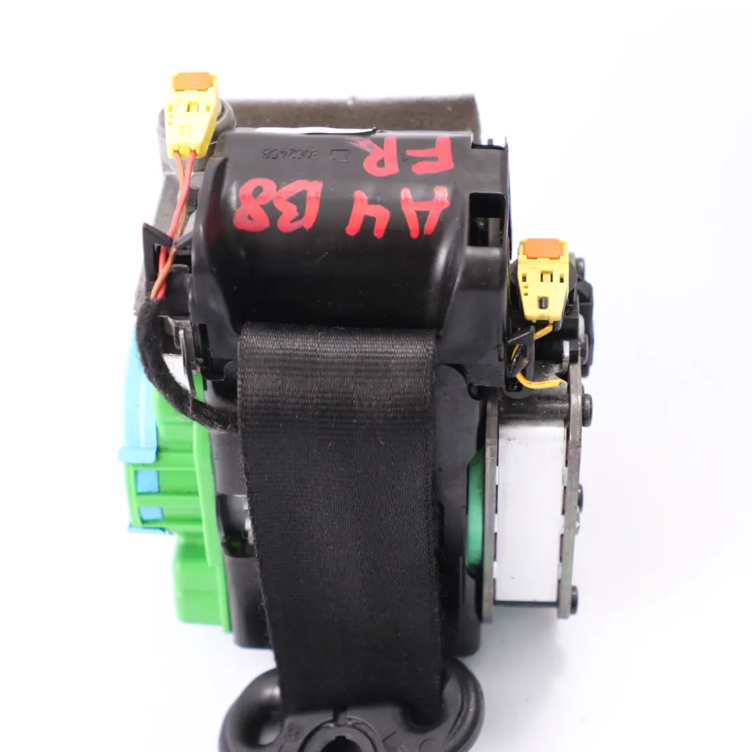 Cintura di sicurezza anteriore destra superiore Nero per Audi A4 B8 con numero di parte 8K1857706K Audi A4 B8 Cintura di sicurezza anteriore destra superiore Nero - SKU 8K1857706K - Numero di parte 8K1857706K