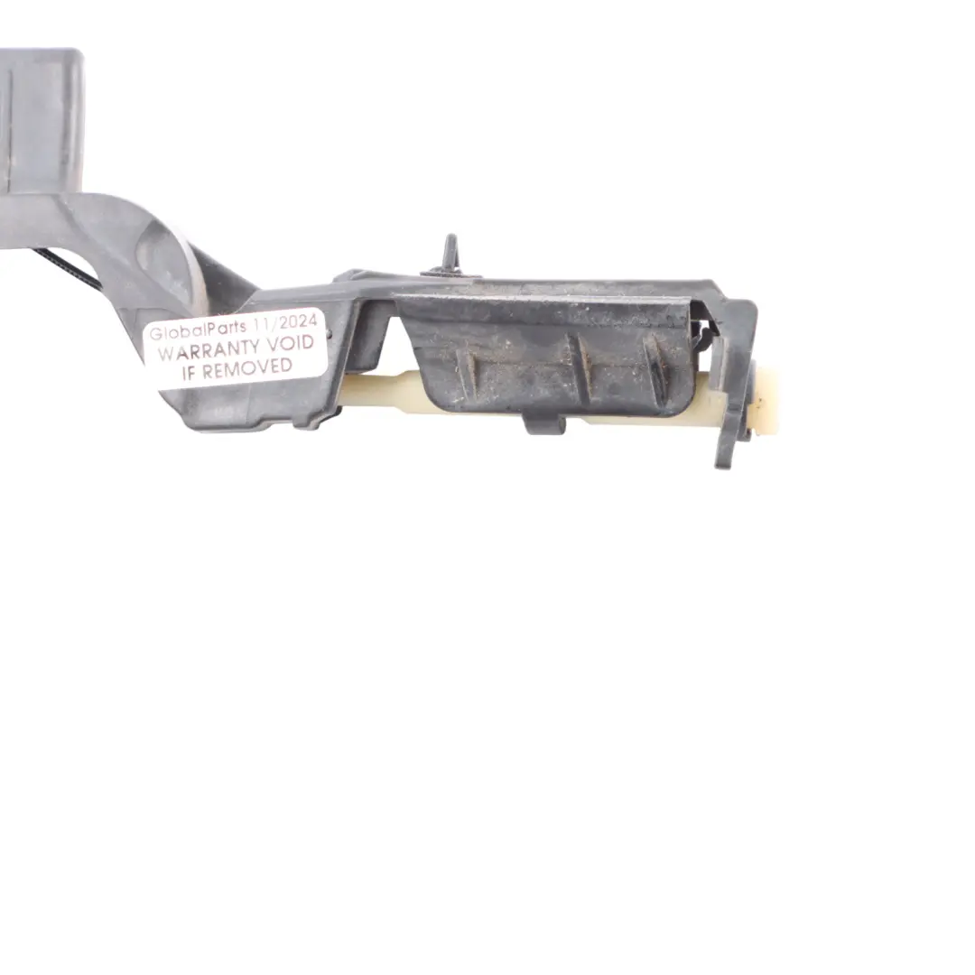 Bumper Upper Top Guide Rail Mount Bracket Right O/S to Audi RS4 B8 Rear with Part number 8K9807890C Audi RS4 B8 Rear Bumper Upper Top Guide Rail Mount Bracket Right O/S - SKU 8K9807890C - Part number 8K9807890C