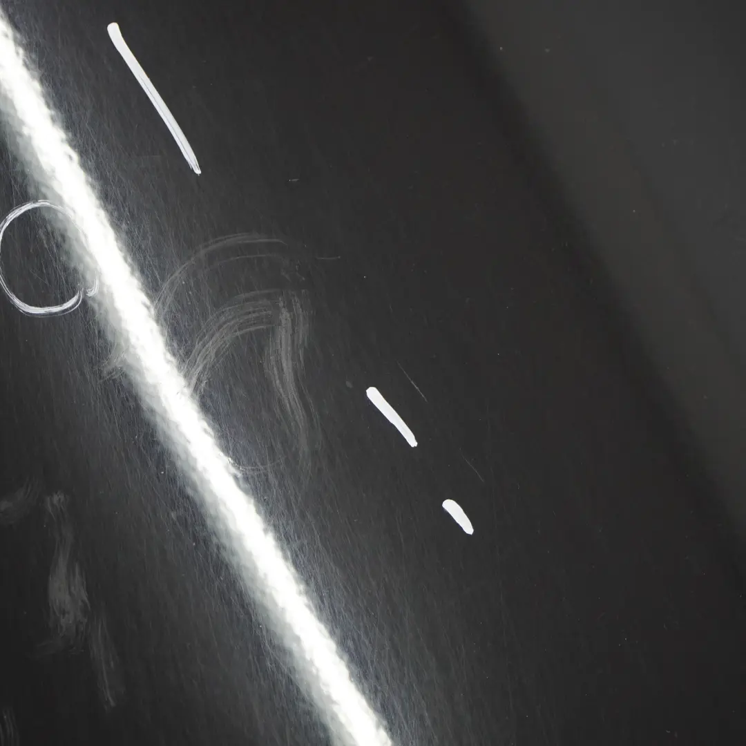 Porta anteriore destra nero brillante - LY9B per Audi A4 B8 Avant con numero di parte 8K9833052D Audi A4 B8 Avant Porta anteriore destra nero brillante - LY9B - SKU 8K9833052D-BBL - Numero di parte 8K9833052D