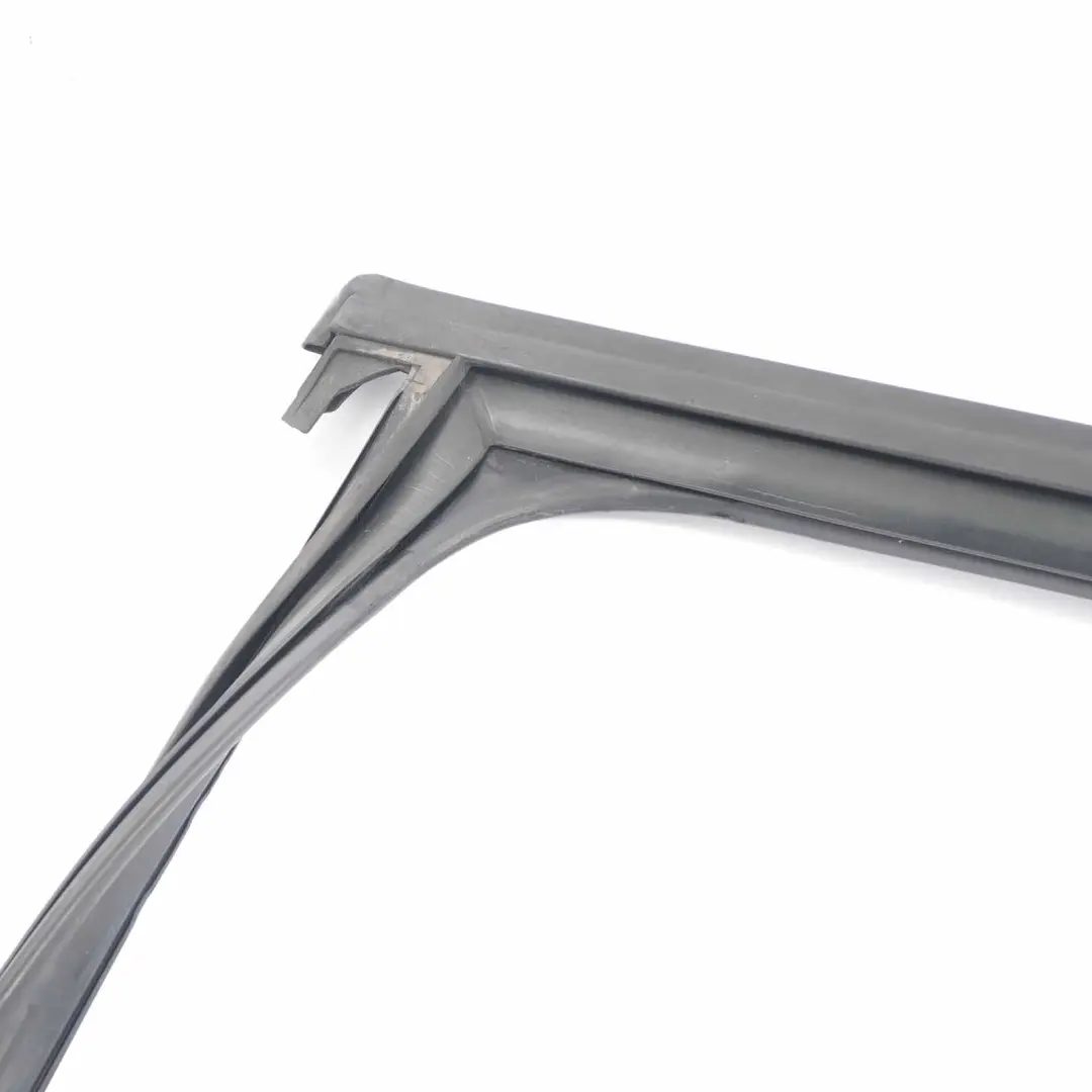 Joint vitre porte arrière gauche Joint cadre guidage pour Audi A4 B8 Avant à propos du numéro de pièce 8K9839439 Audi A4 B8 Avant Joint vitre porte arrière gauche Joint cadre guidage - SKU 8K9839439 - Numéro de pièce 8K9839439