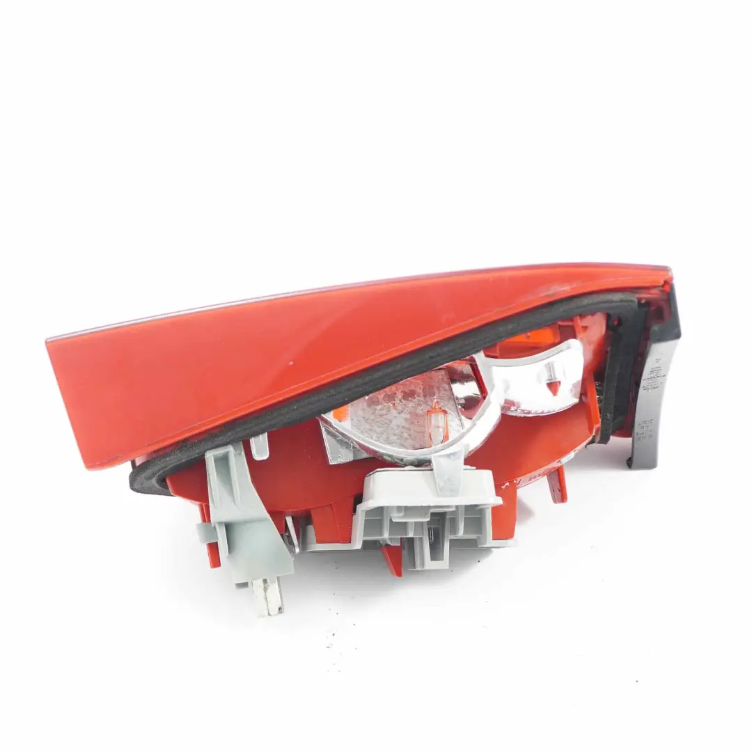 Feu Arrière Droit Hayon pour Audi A4 B8 Avant à propos du numéro de pièce 8K9945094 Audi A4 B8 Avant Feu Arrière Droit Hayon - SKU 8K9945094 - Numéro de pièce 8K9945094