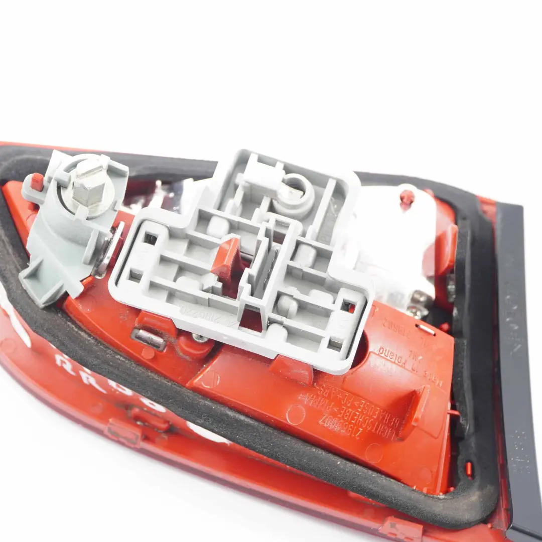 Feu Arrière Droit Hayon pour Audi A4 B8 Avant à propos du numéro de pièce 8K9945094 Audi A4 B8 Avant Feu Arrière Droit Hayon - SKU 8K9945094 - Numéro de pièce 8K9945094