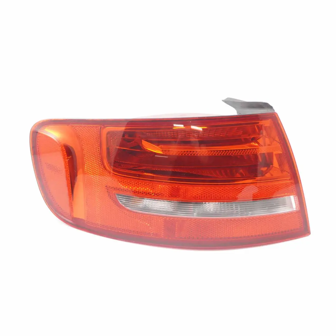 Lampa Lewy Tył Tylna do Audi A4 B8 Kombi o numerze 8K9945095 Audi A4 B8 Kombi Lampa Lewy Tył Tylna - SKU 8K9945095 - Numer Części 8K9945095