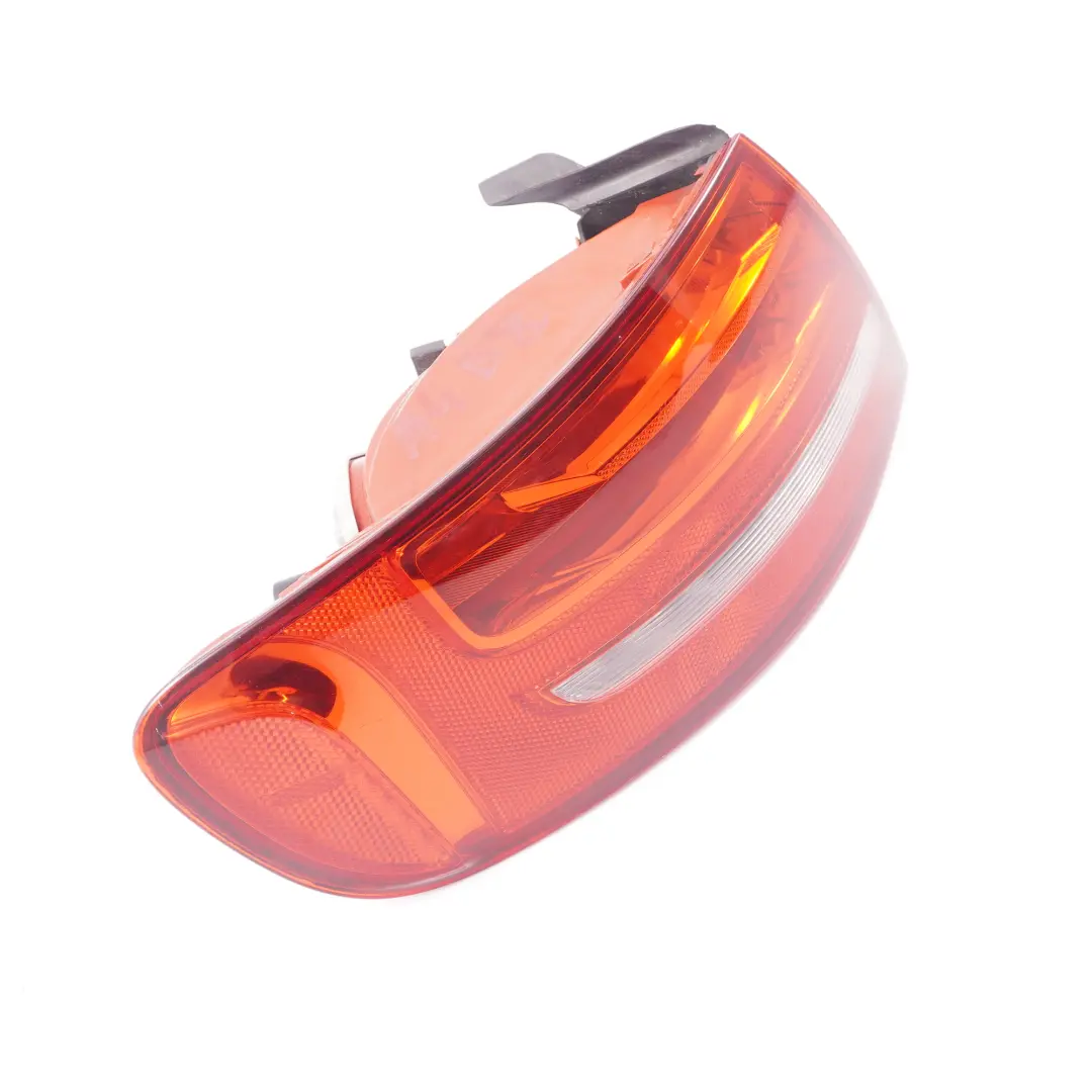 Lampa Lewy Tył Tylna do Audi A4 B8 Kombi o numerze 8K9945095 Audi A4 B8 Kombi Lampa Lewy Tył Tylna - SKU 8K9945095 - Numer Części 8K9945095